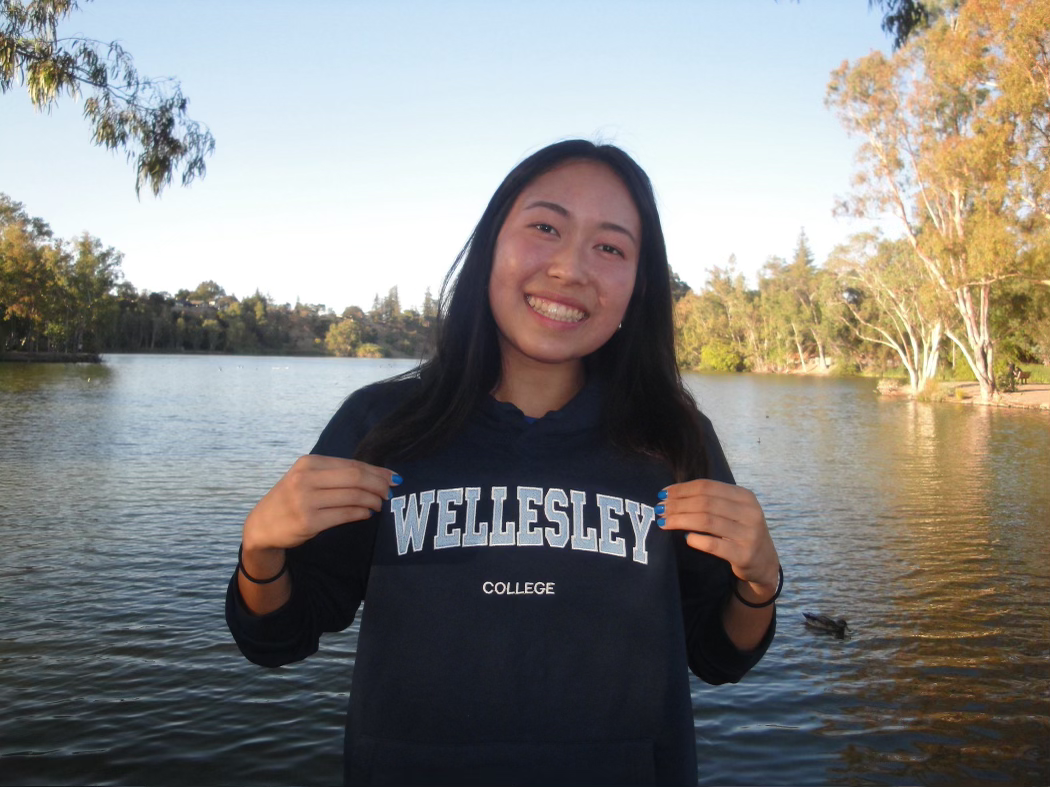 Senior soccer player Hillary Gonzalez commits to Wellesley.