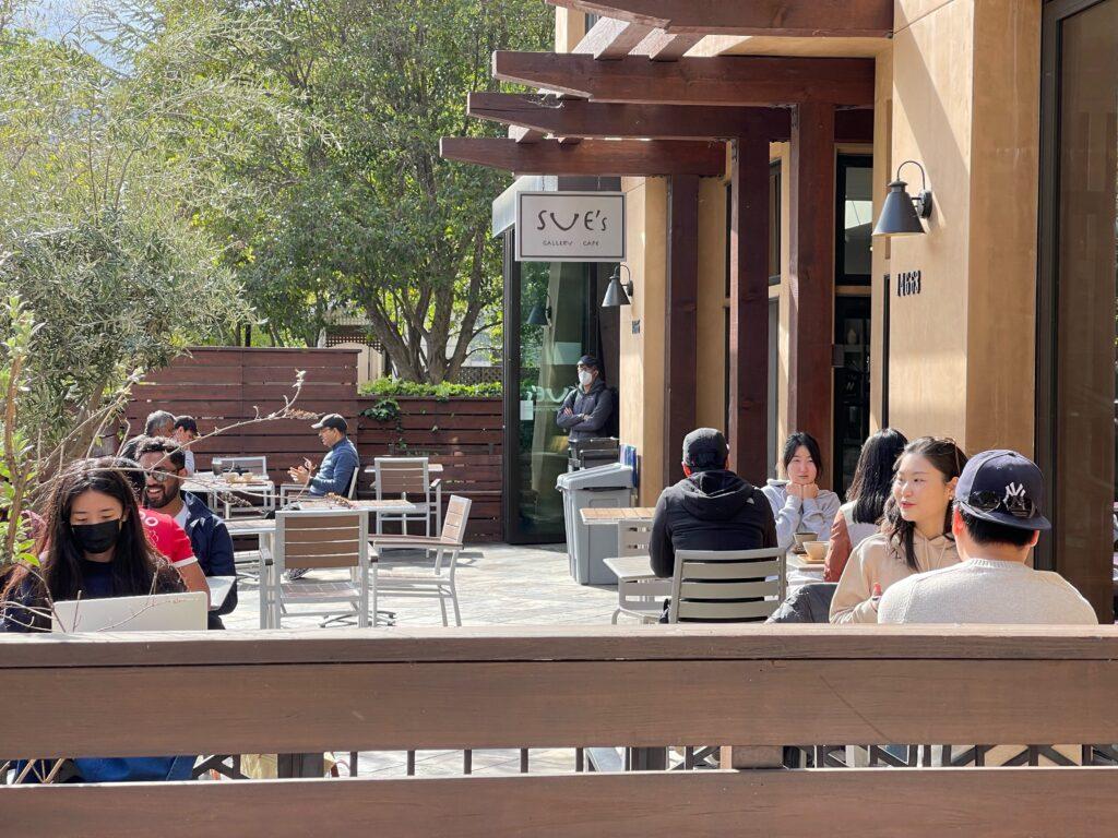 Picture of the patio that connects the inside dining area to its outside seating space.