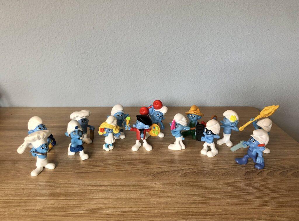 The 14 smurfs that are the pride and joy of my childhood. 