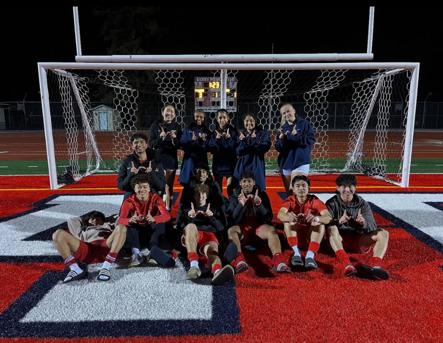 The seniors pose for a picture after winning 3-1 against Cupertino.
