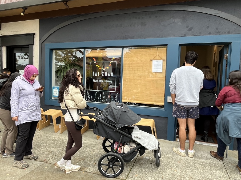 Customers are willing to wait almost half an hour to order from the popular pop-up.