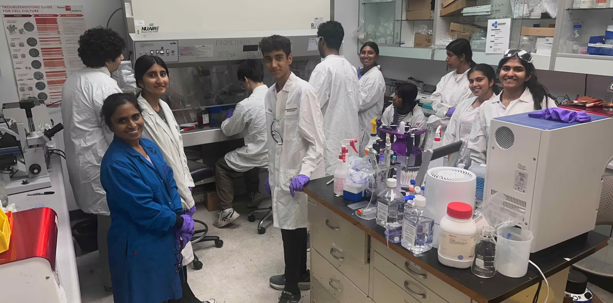 ASDRP students work in the lab.