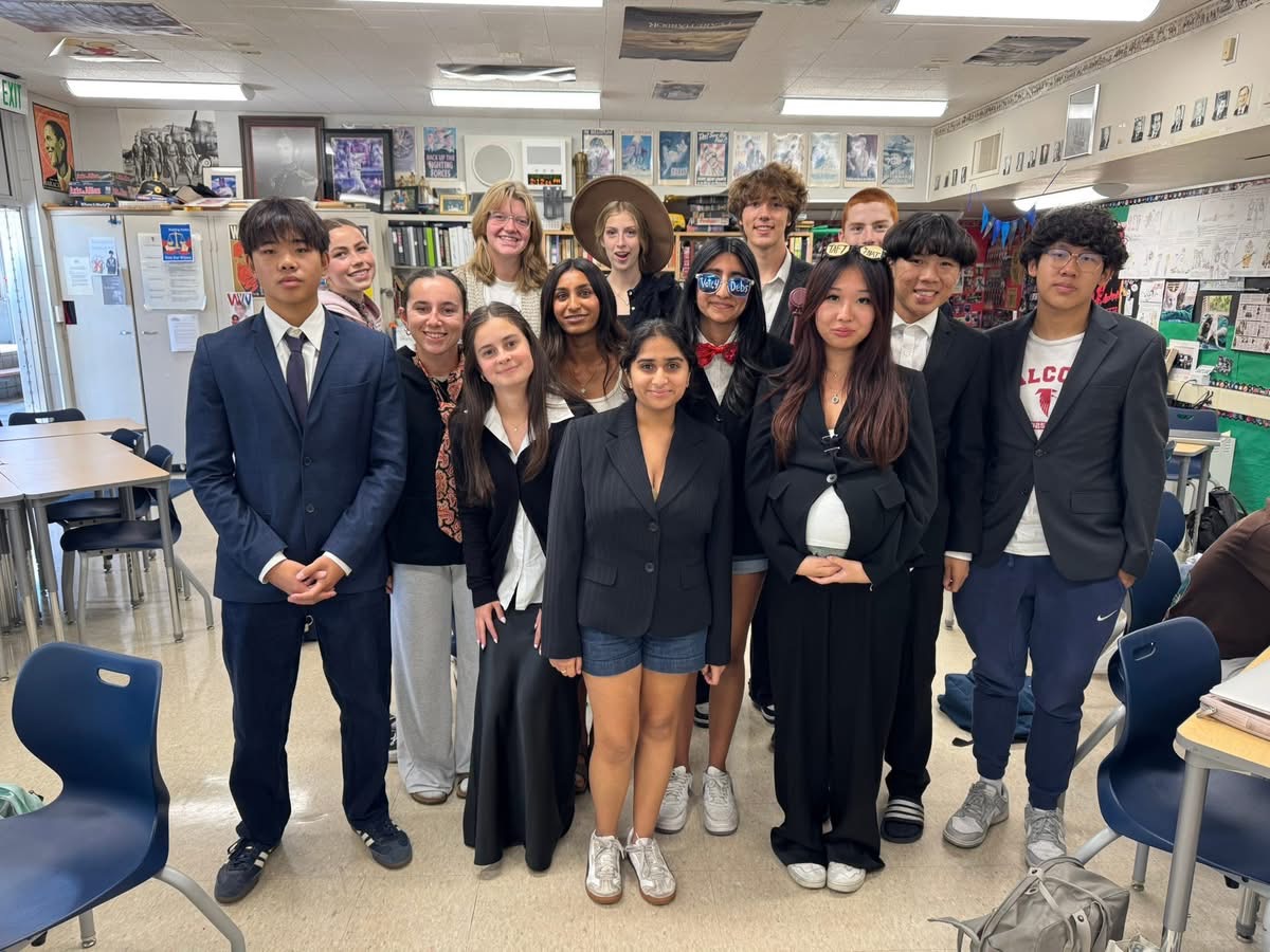  Courtesy of SHS MAP
Rising MAP Seniors pose together after a project.